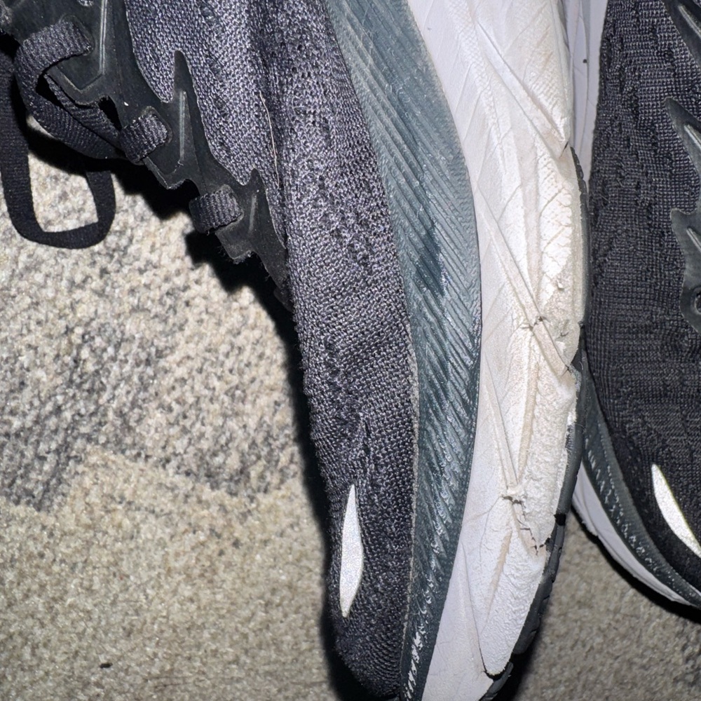 Hoka Clifton 8 (2 pairs) - Picture 9 of 10